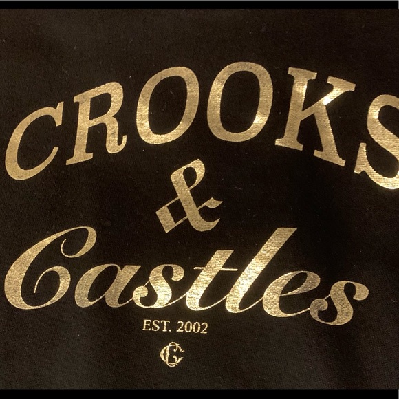 crewneck crooks & castle in black - Picture 3 of 5